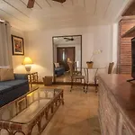 Apua Ferradura (Adults Only)